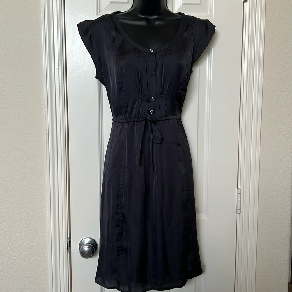 Old Navy graphite grey dress w/ cap sleeves w/ drawstring. Size S